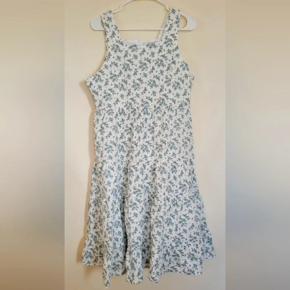 Dress - Picture 1 of 3